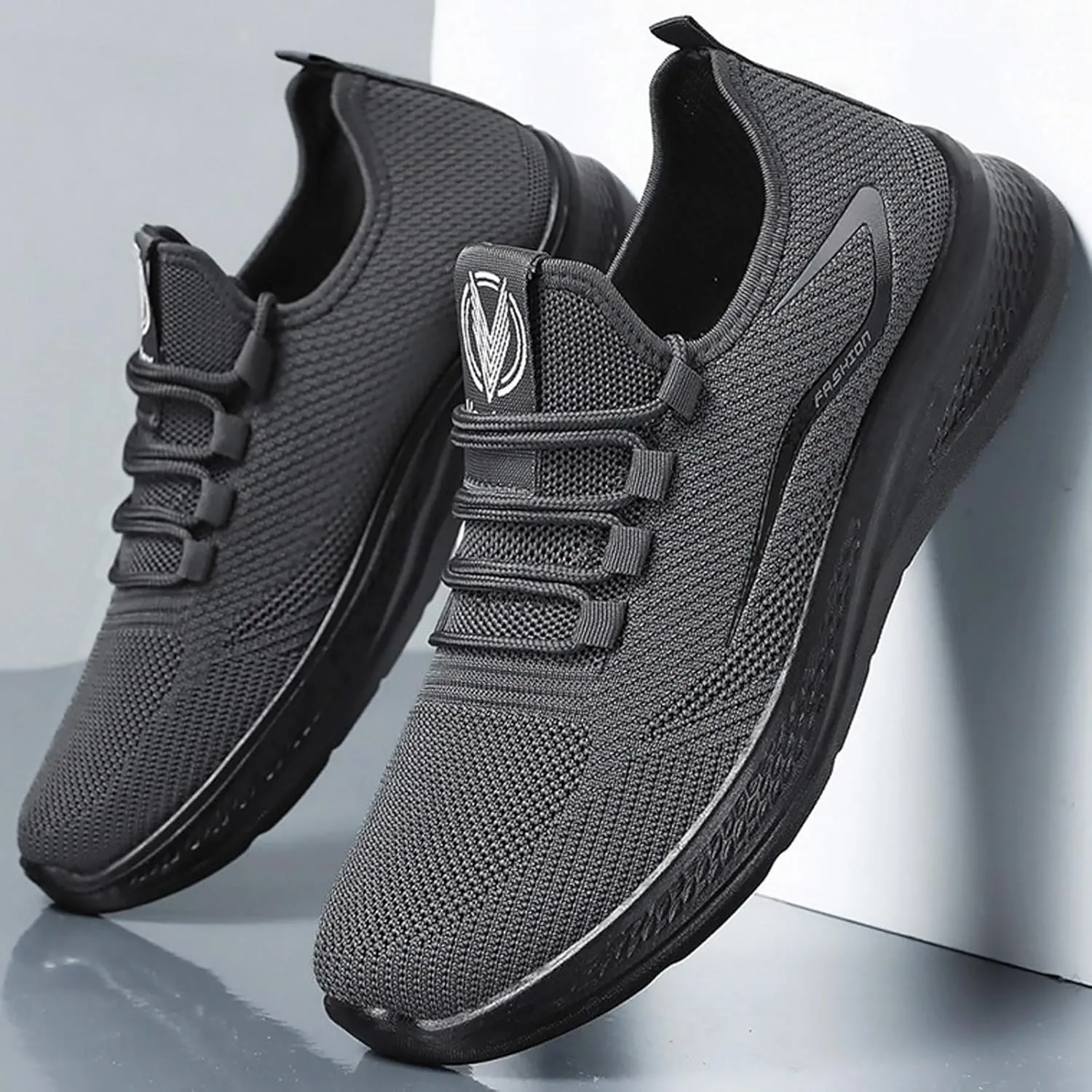 Men Sports Shoes Fashionable New Pattern Simple Mesh Breathable and Comfortable Flat Bottom Thick Sole Men Shoes Sneaker