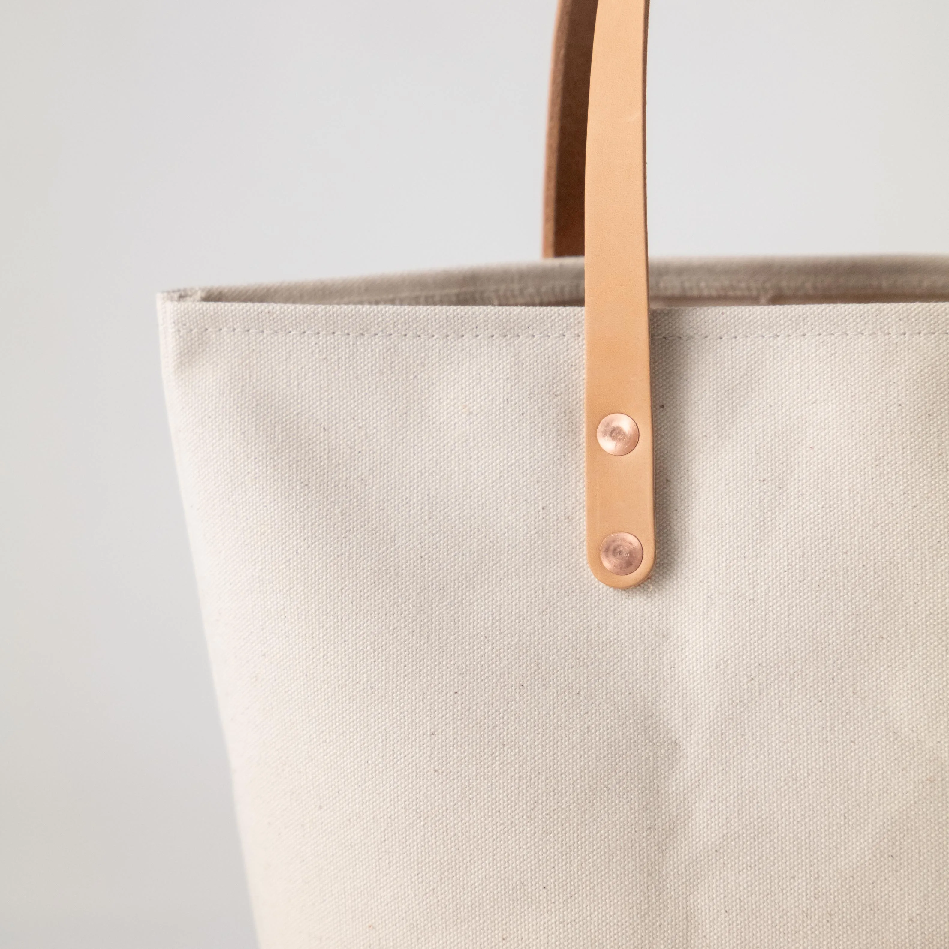 Durable Natural Canvas Tote Bag - Eco-Friendly and Lightweight