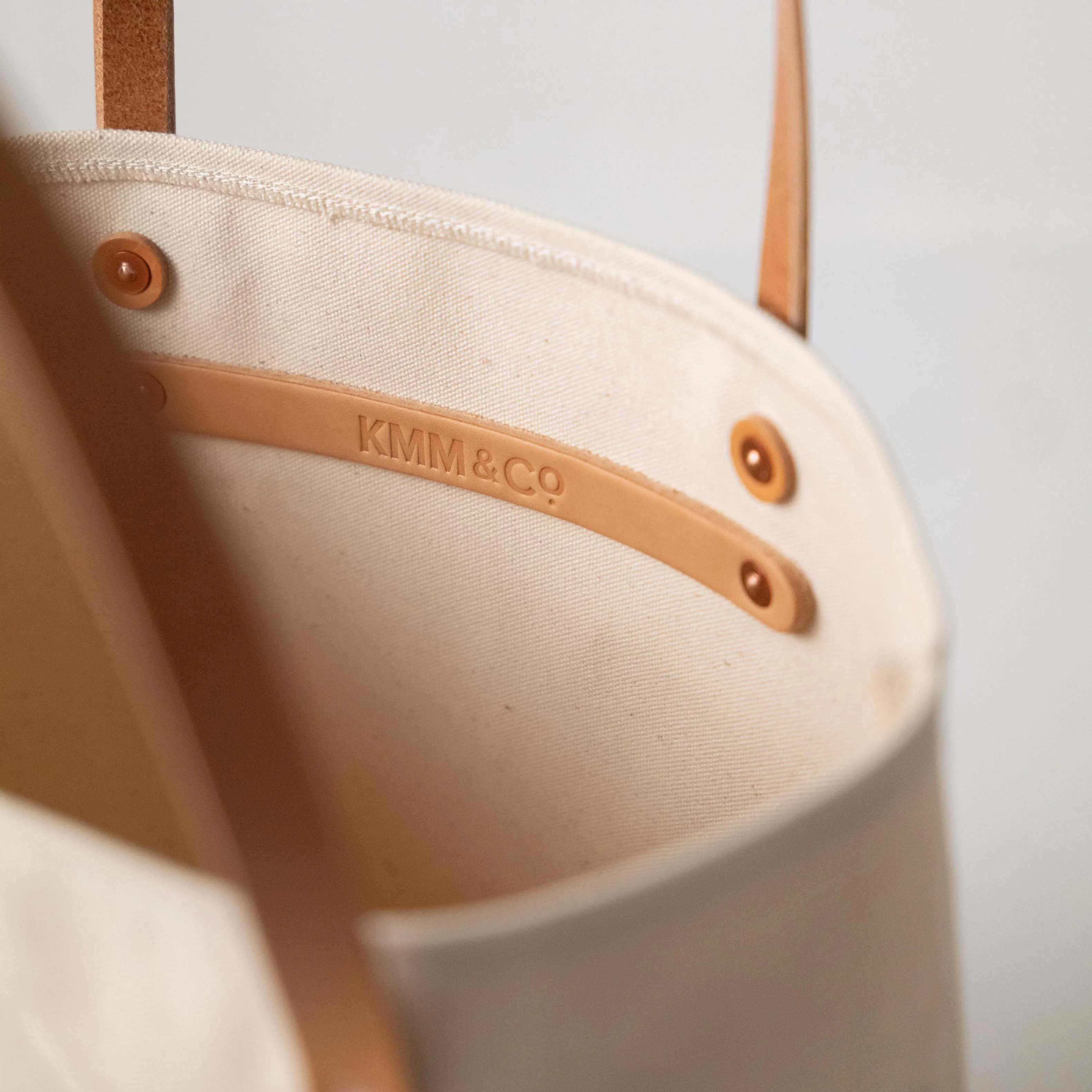 Durable Natural Canvas Tote Bag - Eco-Friendly and Lightweight