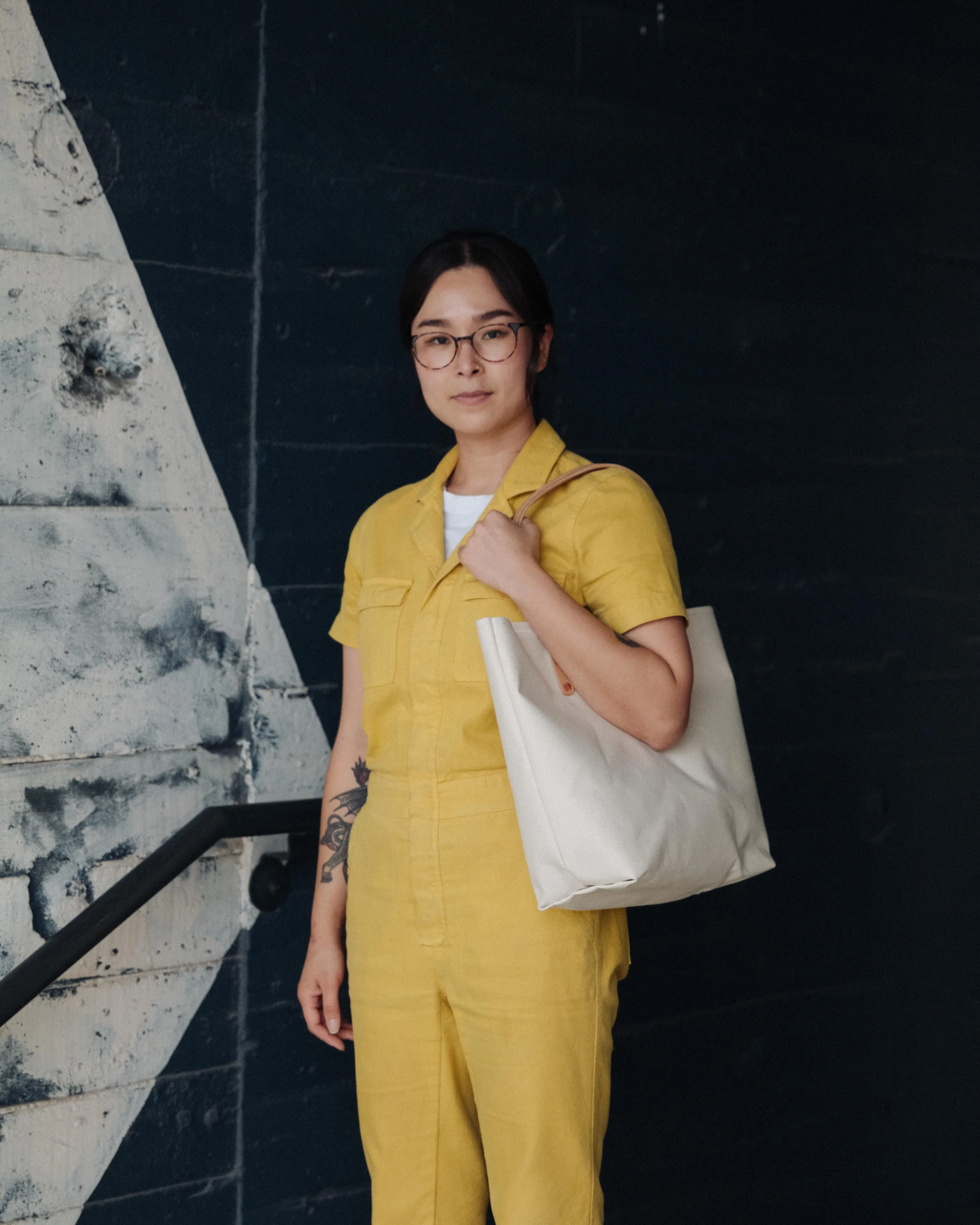 Durable Natural Canvas Tote Bag - Eco-Friendly and Lightweight