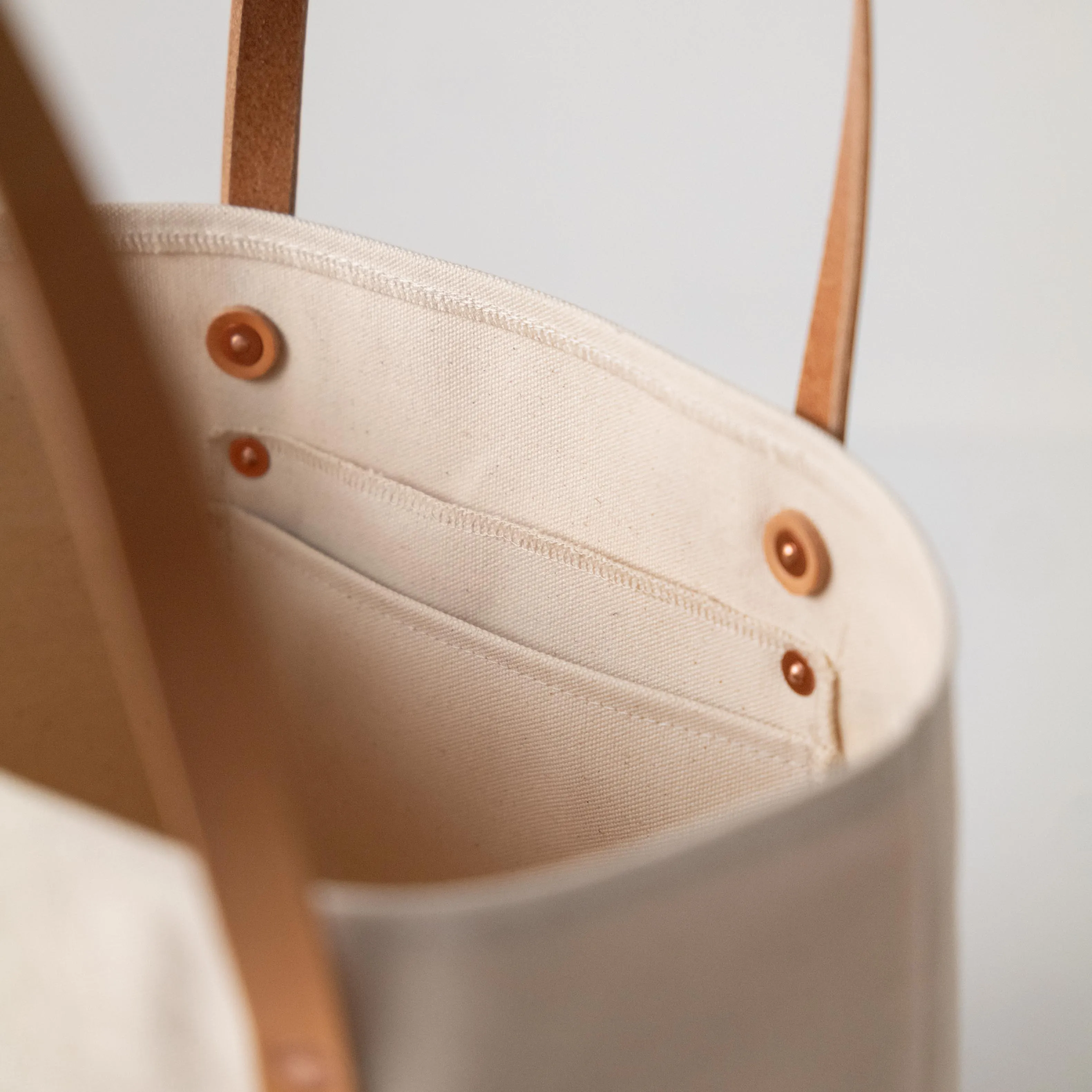 Durable Natural Canvas Tote Bag - Eco-Friendly and Lightweight